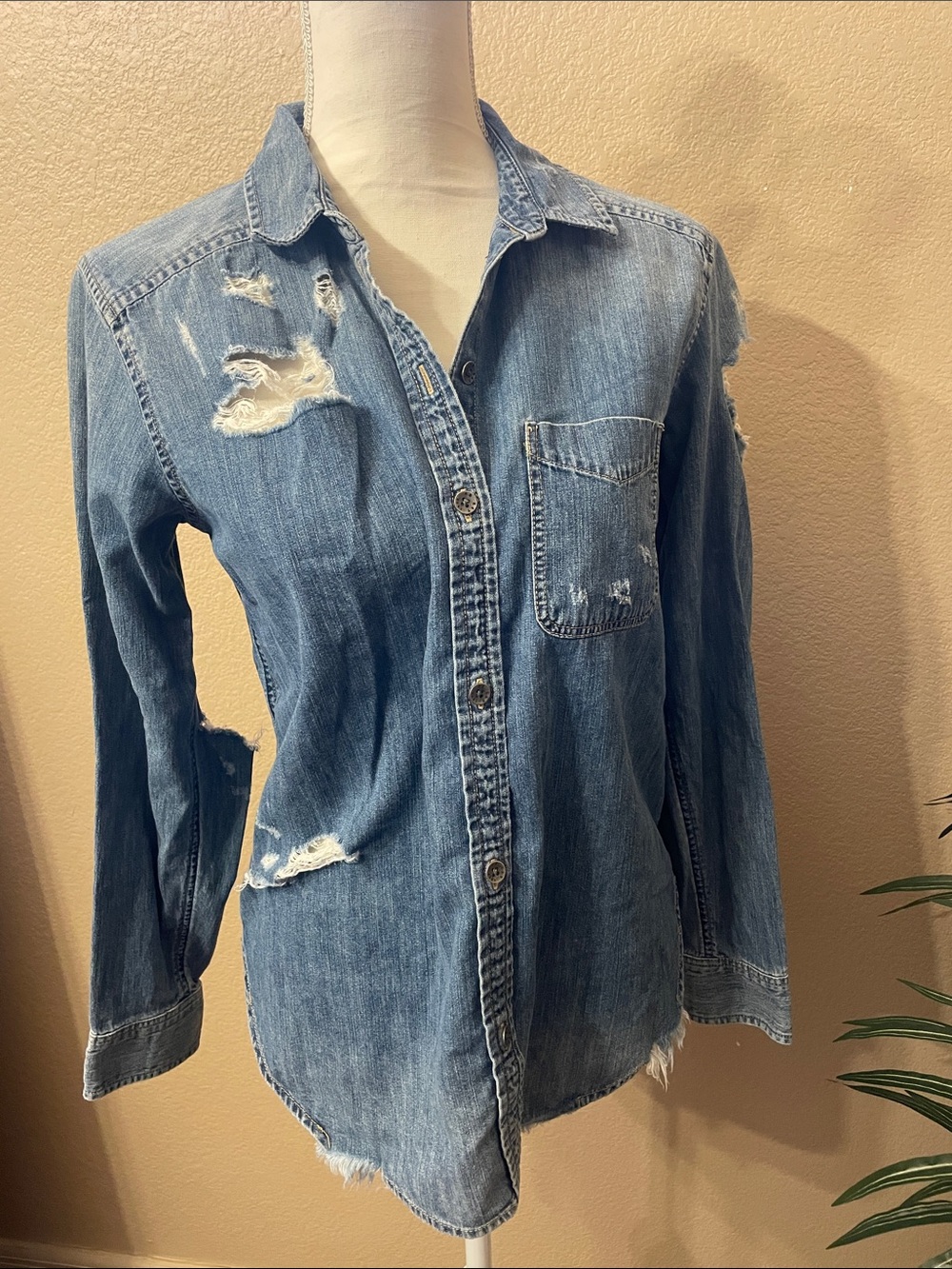 American Eagle Medium Wash Destructed Denim Shirt XS